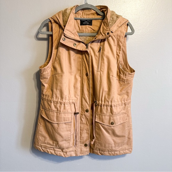 Love Tree Jackets & Blazers - Love Tree Sherpa Lined Utility Vest Hooded Cargo Vest Tan Large
